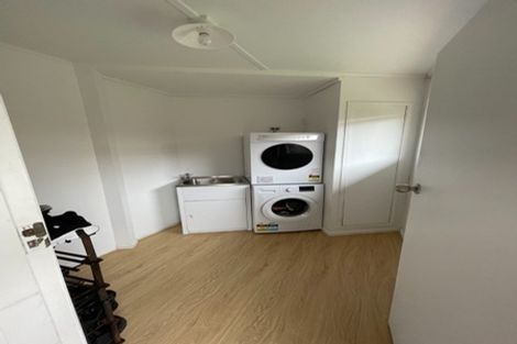 Photo of property in 1 Oxford Street, Tirau, 3410