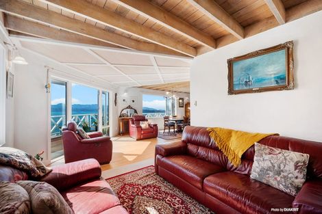 Photo of property in 96 Nicholson Road, Khandallah, Wellington, 6035