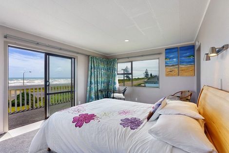 Photo of property in 1 Karaka Street, Otaki Beach, Otaki, 5512