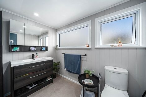 Photo of property in 11 Rangituhi Crescent, Takapuwahia, Porirua, 5022