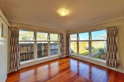 Photo of property in 15 Karamu Street, Te Atatu Peninsula, Auckland, 0610