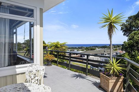 Photo of property in 18 Mount View Place, Spotswood, New Plymouth, 4310