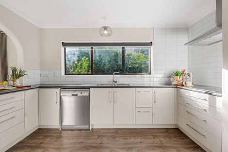 Photo of property in 8a Tamihana Avenue, Fairfield, Hamilton, 3214