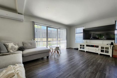 Photo of property in 7 Old Coach Road, Johnsonville, Wellington, 6037