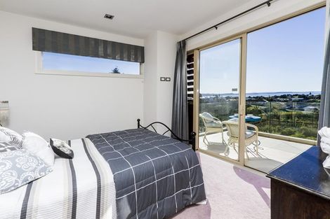 Photo of property in 121 Wade River Road, Stanmore Bay, Whangaparaoa, 0932