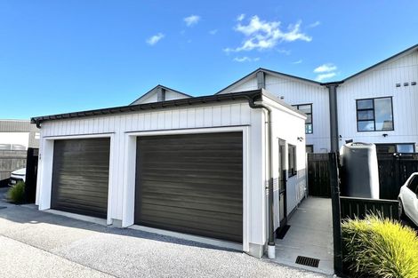 Photo of property in 60 Manarini Road, Westgate, Auckland, 0614