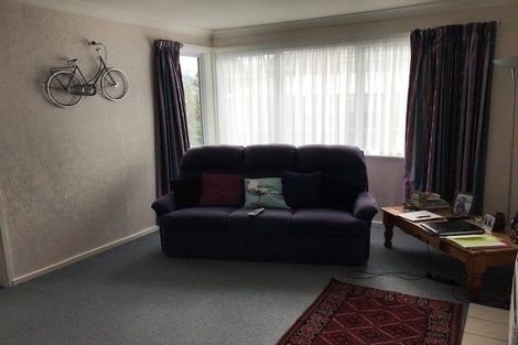 Photo of property in 14 Barton Grove, Naenae, Lower Hutt, 5011