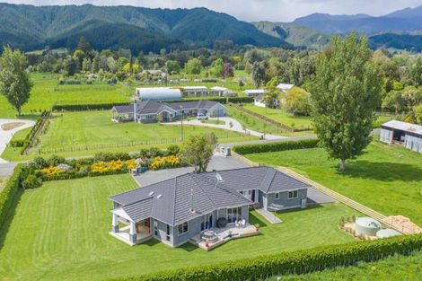 Photo of property in 33 Wakefield Road, Levin, 5571