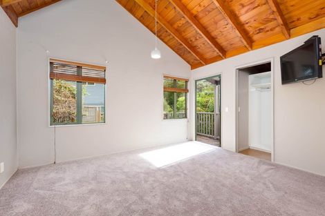 Photo of property in 6 Tree Fern Trail, Campbells Bay, Auckland, 0630