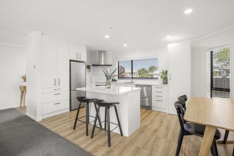 Photo of property in 61 Kane Road, Papamoa Beach, Papamoa, 3118