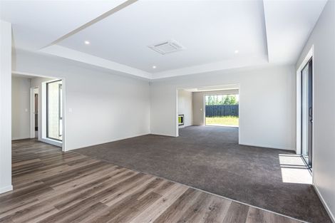 Photo of property in 8 Angus Place, Rangiora, 7400