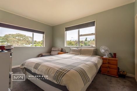 Photo of property in 1 Roband Crescent, Brown Owl, Upper Hutt, 5018