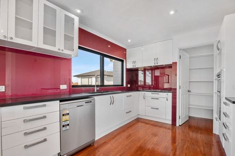 Photo of property in 103 Golf Road, New Lynn, Auckland, 0600