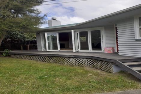 Photo of property in 99 Beach Road, Te Atatu Peninsula, Auckland, 0610