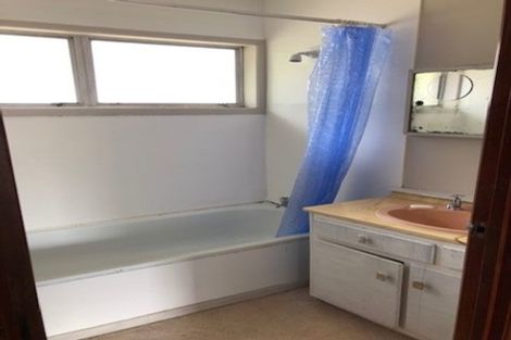 Photo of property in 2/9 Commissariat Road, Mount Wellington, Auckland, 1060