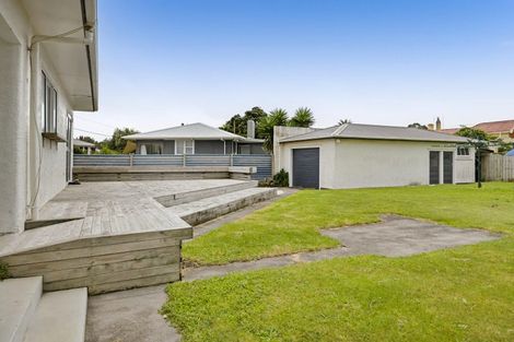 Photo of property in 43 Fox Street, Opunake, 4616