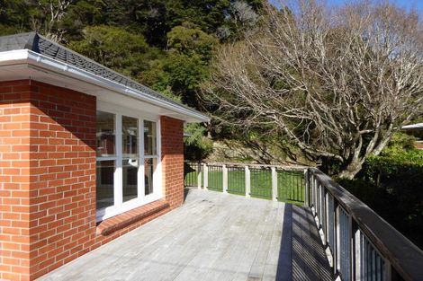 Photo of property in 231 Whites Line East, Waiwhetu, Lower Hutt, 5010