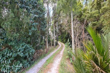 Photo of property in 105 Gorge Road, Maungaturoto, 0520