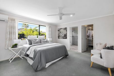 Photo of property in 37 Rivervale Grove, Stanmore Bay, Whangaparaoa, 0932