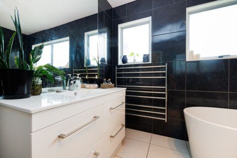 Photo of property in 127 Apollo Parade, Milson, Palmerston North, 4414