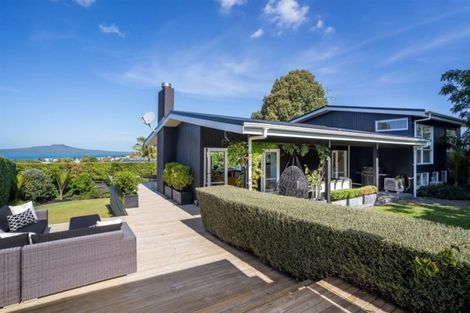 Photo of property in 109 East Coast Road, Castor Bay, Auckland, 0620