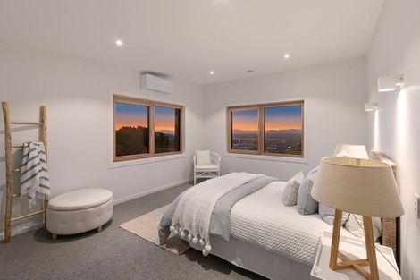 Photo of property in 1 Parkridge Place, Mount Pleasant, Christchurch, 8081