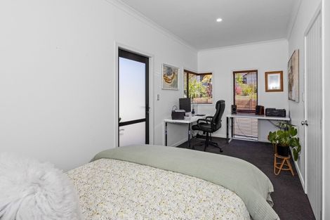 Photo of property in 133 Kent Terrace, Taradale, Napier, 4112