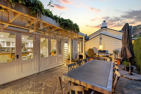 Photo of property in 21 Anglesea Street, Arrowtown, 9302