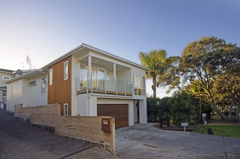 Photo of property in 8b Hauraki Road, Hauraki, Auckland, 0622