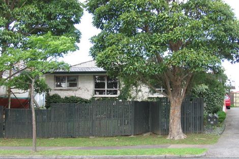 Photo of property in 2/44 Prince Regent Drive, Half Moon Bay, Auckland, 2012