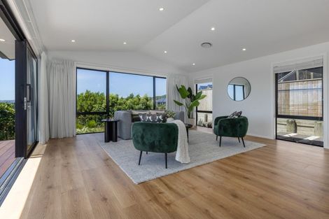 Photo of property in 60b Queen Charlotte Drive, Aotea, Porirua, 5024