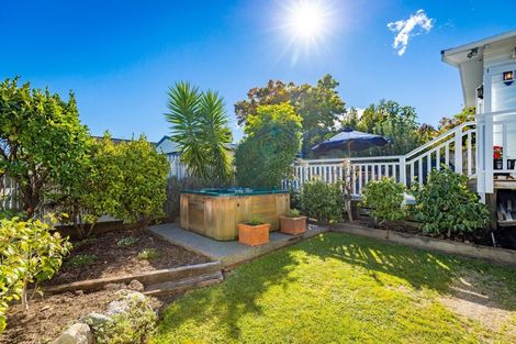 Photo of property in 11 Brougham Street, Nelson South, Nelson, 7010