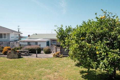 Photo of property in 96 Moana Road, Okitu, Gisborne, 4010