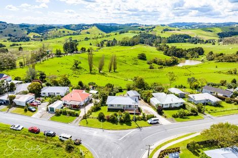 Photo of property in 46 Gorge Road, Maungaturoto, 0520