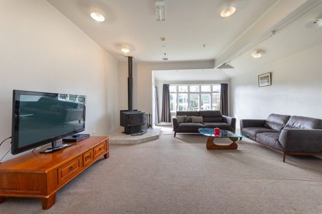 Photo of property in 21 Ongo Road, Hunterville, 4730