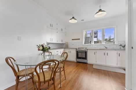 Photo of property in 27 Waldegrave Street, Palmerston North, 4410