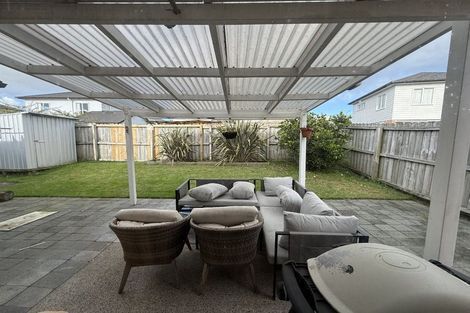 Photo of property in 11 Charta Place, Sunnyvale, Auckland, 0612