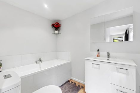 Photo of property in 28 Crescent Street, Richmond, 7020