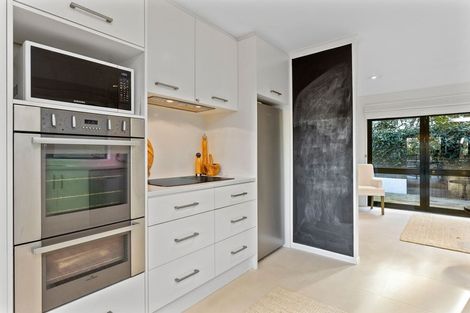 Photo of property in 1/2 Parr Terrace, Castor Bay, Auckland, 0620