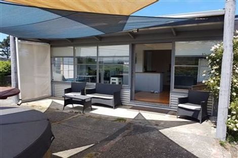 Photo of property in 30 Holton Road, Amberley, 7481