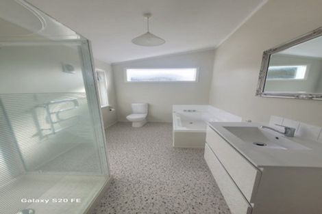 Photo of property in 15 Chamberlain Road, Karori, Wellington, 6012