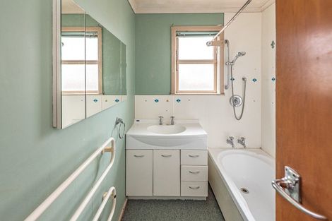 Photo of property in 128 Karaka Street, Castlecliff, Whanganui, 4501