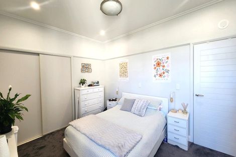 Photo of property in Fountain Court, 3/48 Oriental Parade, Oriental Bay, Wellington, 6011