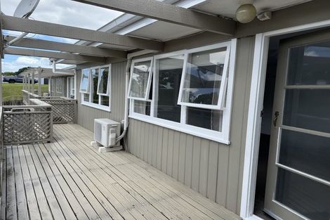 Photo of property in 170c Queen Street, Northcote Point, Auckland, 0627