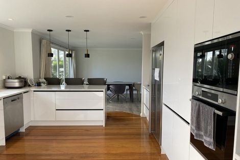 Photo of property in 34 English Oak Drive, Schnapper Rock, Auckland, 0632