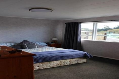 Photo of property in 9 Whaka Street, Maungaturoto, 0520