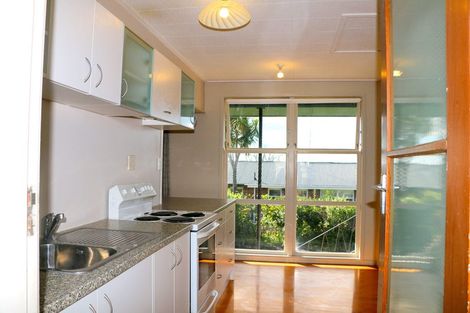 Photo of property in 2/11 Liston Street, Northcote, Auckland, 0627