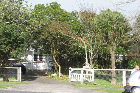 Photo of property in 51 Grande Vue Road, Hillpark, Auckland, 2102