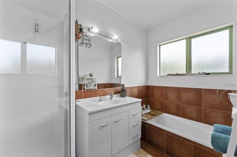 Photo of property in 33 Kahurangi Drive, Rangatira Park, Taupo, 3330