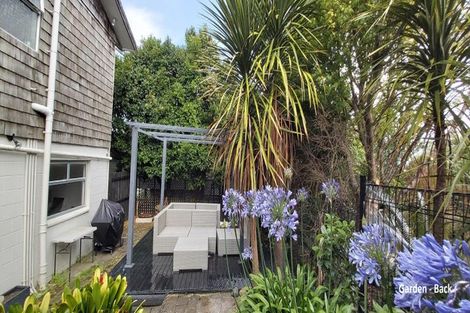 Photo of property in 84a Marine Parade, Mellons Bay, Auckland, 2014